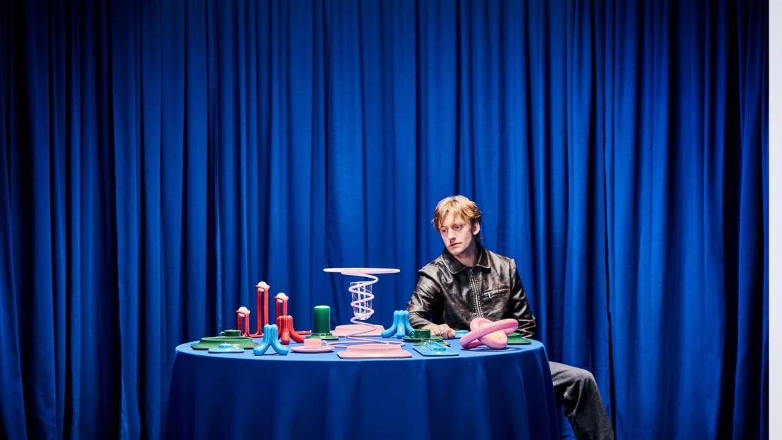 Jsem minimalista, říká Gustaf Westman. Jeho vánoční kolekce IKEA hýří barvami