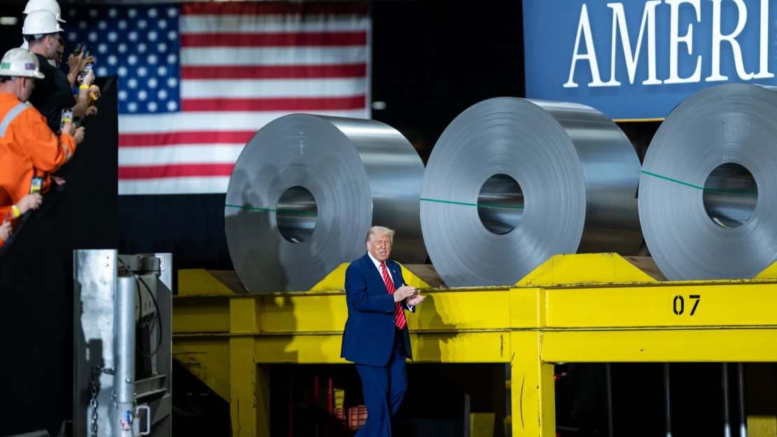 Trumpův trojský kůň. Přilákal čínské firmy, ty teď trápí americkou konkurenci