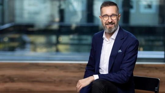 ETF je už dnes v USA více než akcií. Co to vypovídá o trhu? Ptali jsme se experta