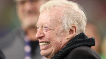 Investice do naděje. Zakladatel Nike věnoval miliardy dolarů na boj s&nbsp;rakovinou