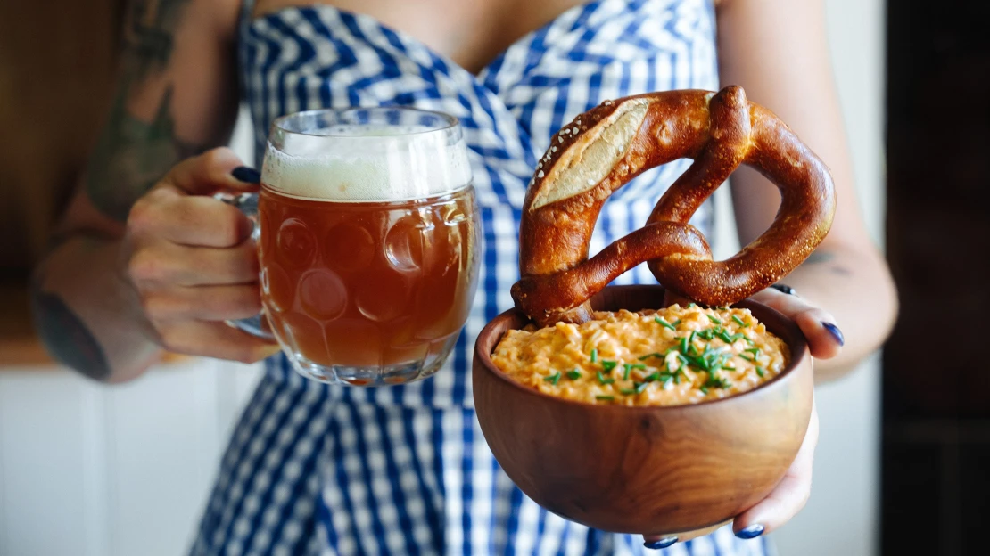 Sýr, pivo & preclík. Tři důvody, proč si udělat Oktoberfest i&nbsp;doma