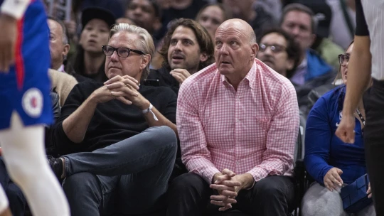 Investiční detektivka. Do skandálu v NBA je zapleten osmý nejbohatší muž planety