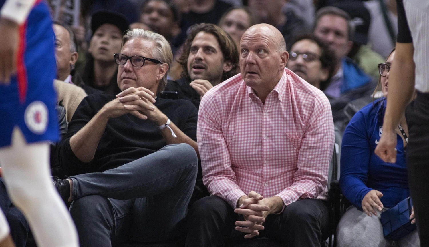 Investiční detektivka. Do skandálu v NBA je zapleten osmý nejbohatší muž planety