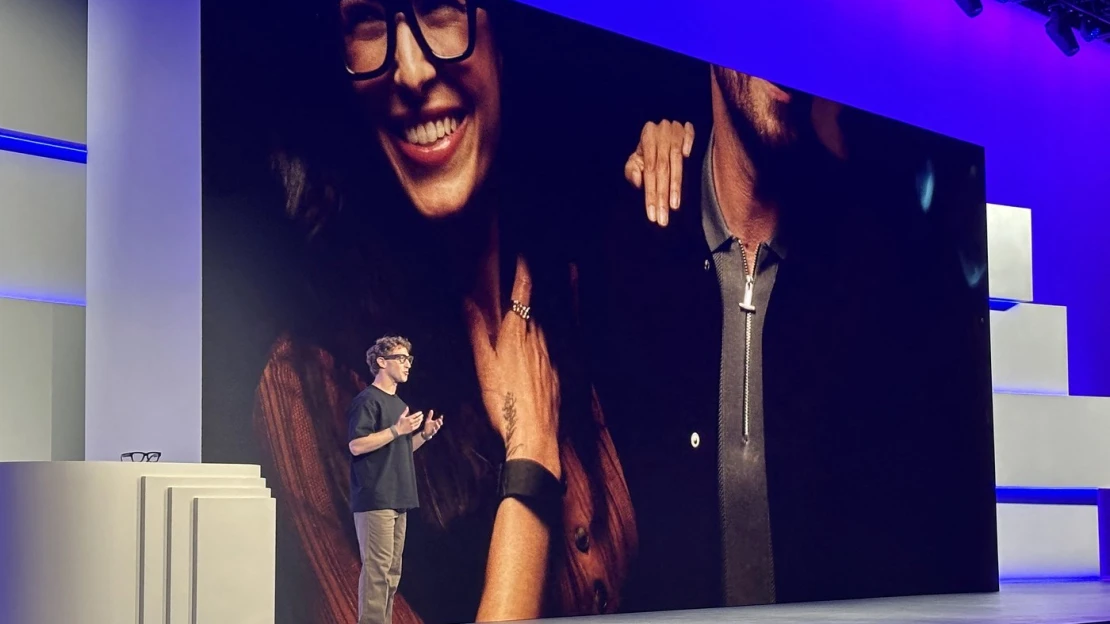 Odzvonilo mobilním telefonům? Meta představila chytré brýle se zabudovaným displejem