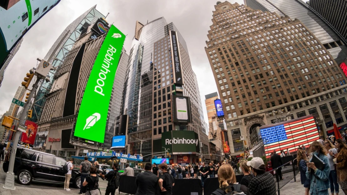 Tři nové tituly v&nbsp;čele s&nbsp;Robinhoodem míří do indexu S&P 500. Příležitost, nebo past?