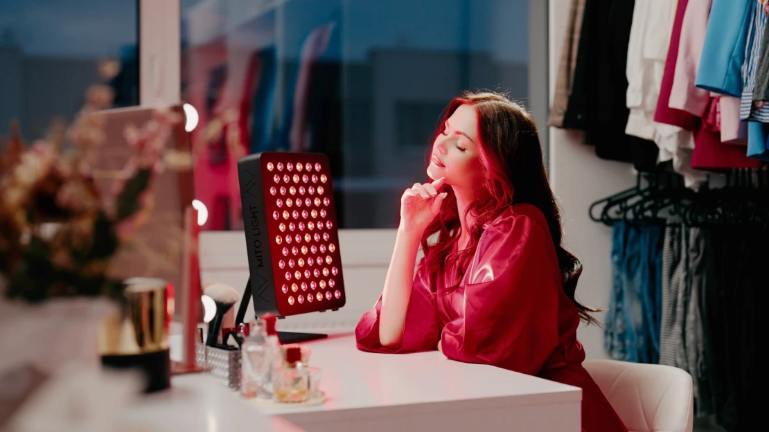 Češi objevují terapii červeným světlem. Roste z ní další miliardový byznys?