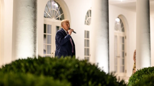 Představitelé EU míří za Trumpem. Budou jednat o nových sankcích pro Kreml