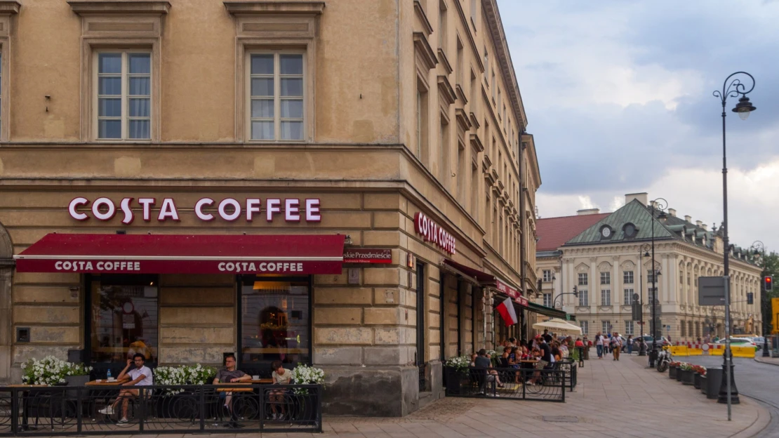 Investiční společnost KKR má zájem o kavárenský řetězec Costa Coffee