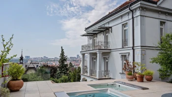 Dejčmar prodal drahokam na Vinohradech. Za svou vilu dostal 240 milionů