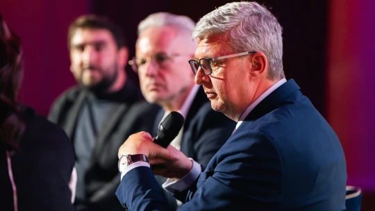 Česko má smluvně zajištěny dodávky leteckého paliva na celou sezonu, potvrdil Havlíček