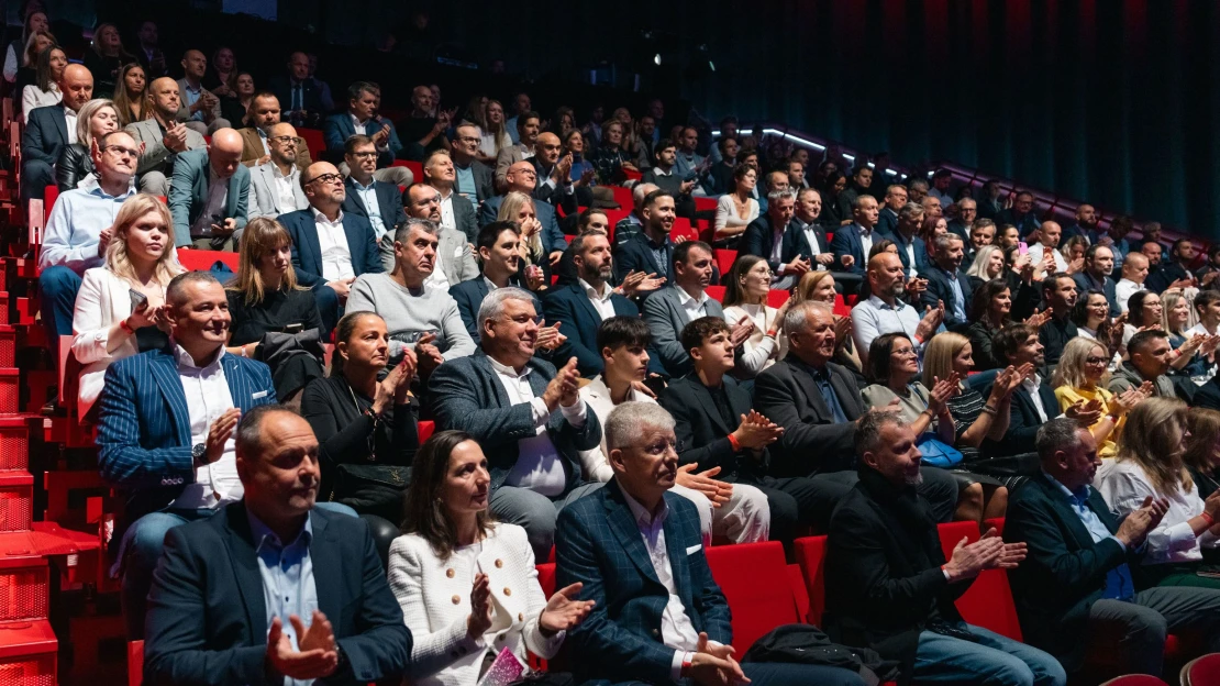 Obrazem: Desítky řečníků a stovky hostů našly ve Varech recept na lepší Česko