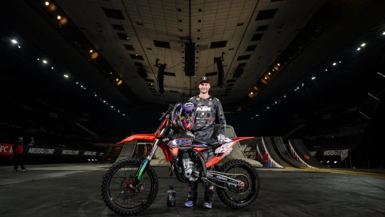 Kaskadér i učitel. Petr Pilát už dvě dekády žije kariéru snů a vede k ní i své svěřence