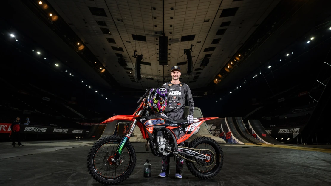 Kaskadér i učitel. Petr Pilát už dvě dekády žije kariéru snů a vede k ní i své svěřence