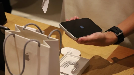 Víkendový výběr: Apple překonal odhady analytiků a&nbsp;už nyní vyhlíží povánoční tržby