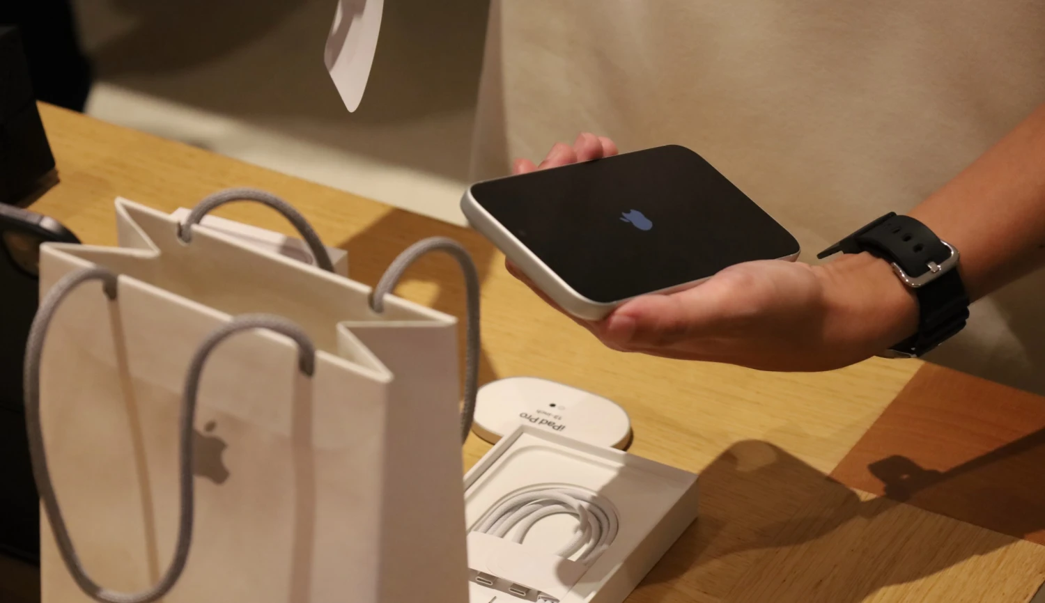 Patentový spor může Apple stát 5,7 miliardy dolarů. Jde o haptiku v iPhonech a&nbsp;hodinkách