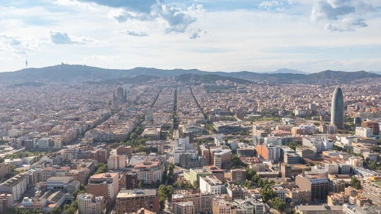 Pláže, tapas a AI. Barcelona kromě turistů čím dál víc láká i&nbsp;technologický byznys