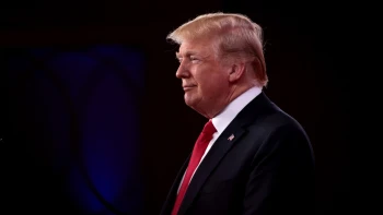 Střet zájmů? Trump čile nakupuje akcie firem, na které dopadají jeho rozhodnutí