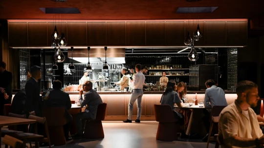 Paneláky venku, michelinský servis uvnitř. V Brně otevírá Soyshi