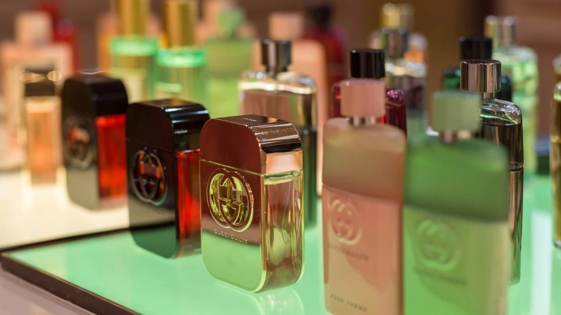 Majitel Gucci se zbavuje kosmetické divize. L’Oréal za ni zaplatí čtyři miliardy eur