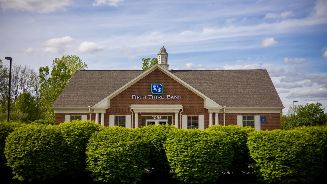 Americká bankovní fúze. Miliardový obchod vytvoří devátou největší banku v USA