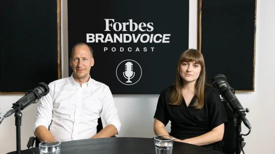 Od TikToku k parfému s náladou. Givet staví značky, které mluví jazykem Gen Z