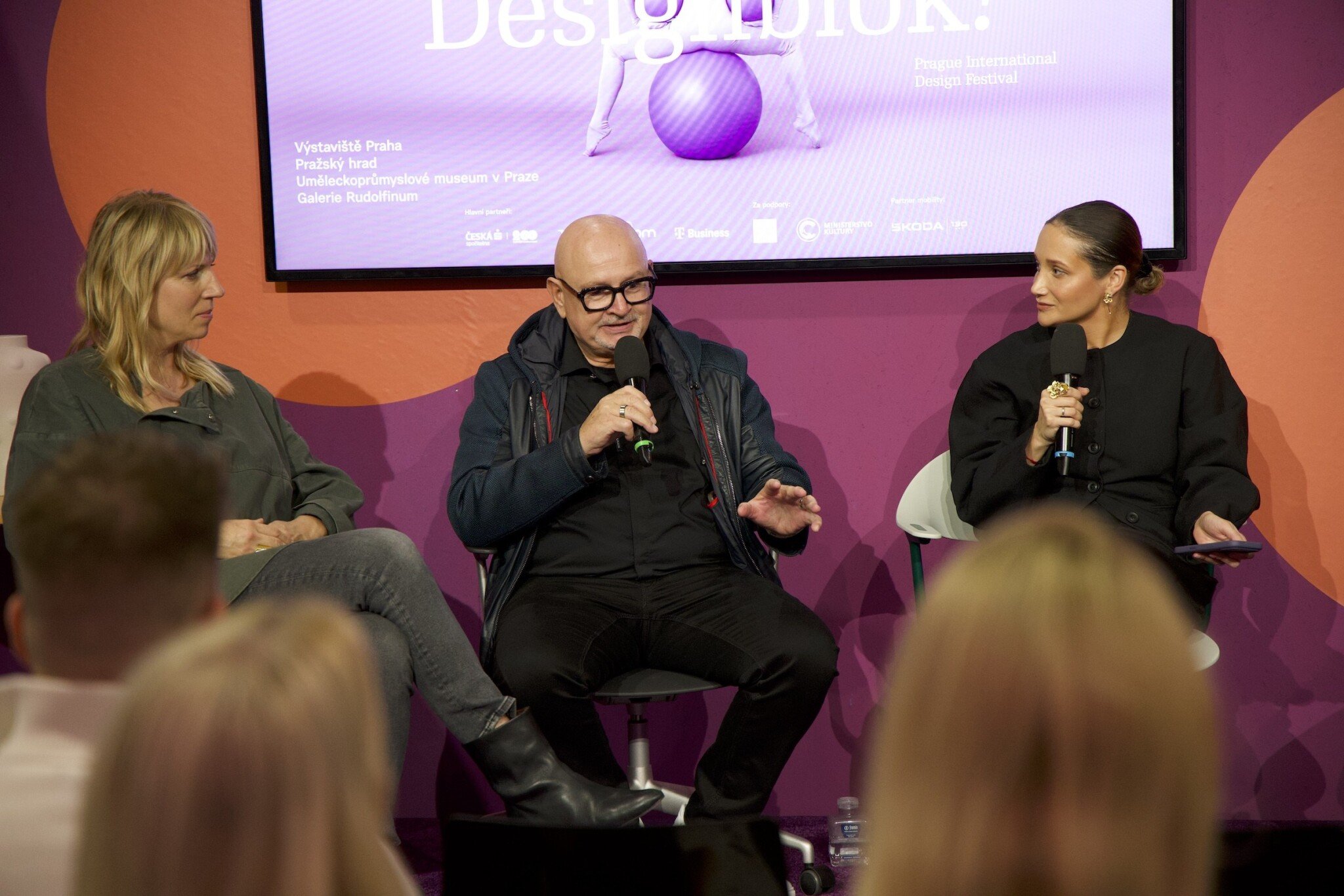 V panelu o skle na Designbloku to vřelo. Poslechněte si v podcastu debatu osobností