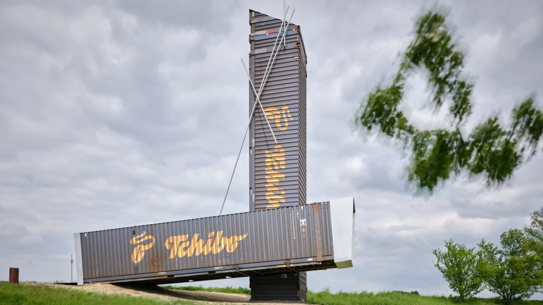 Postavil vyhlídku z lodních kontejnerů. Musíme učit lidi architekturu vnímat, říká