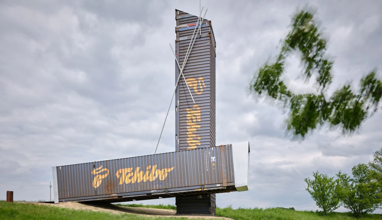 Postavil vyhlídku z lodních kontejnerů. Musíme učit lidi architekturu vnímat, říká