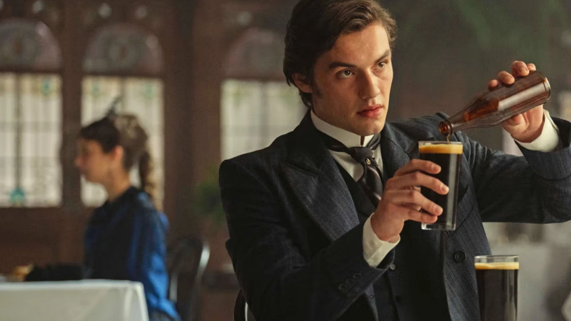 Revoluce a sňatky z rozumu zapité hořkým stoutem. Rod Guinnessů baví