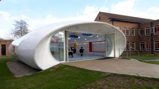 Česko se dočká první stavby Jana Kaplického. Vyroste na golfovém hřišti