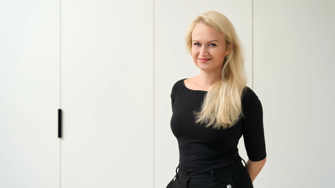 Zůstaňme sami sebou, i&nbsp;když hrajeme role. Power posing nepomáhá, říká odbornice