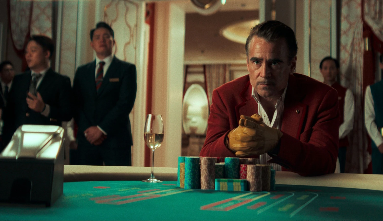 Režisér Konkláve a Colin Farrell jako gambler. Má Netflix další hit?