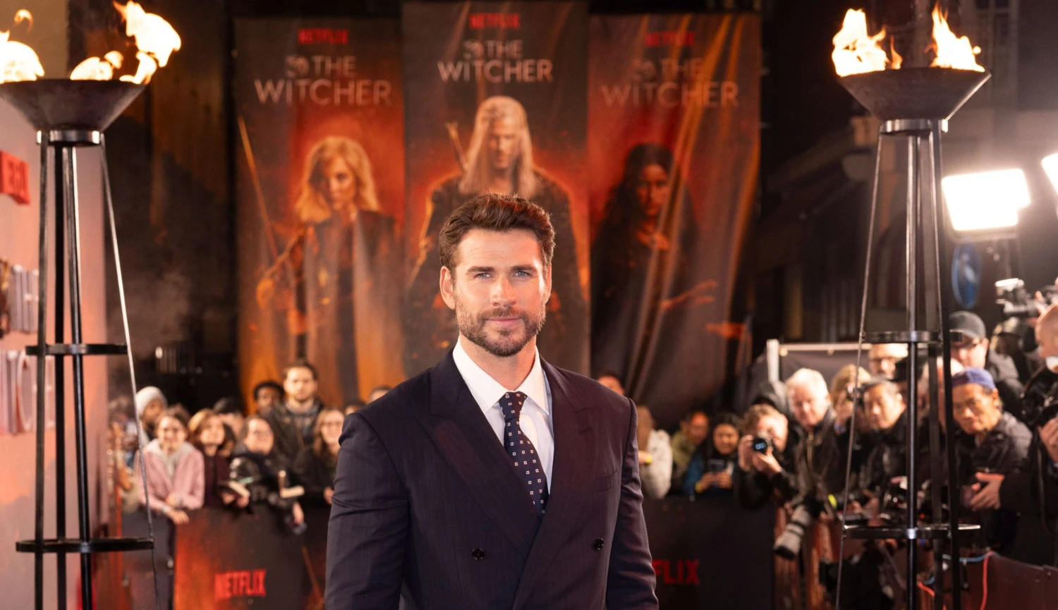 Chtěl jsem ukázat vlastního Geralta, říká Liam Hemsworth. S Marigoldem se opili