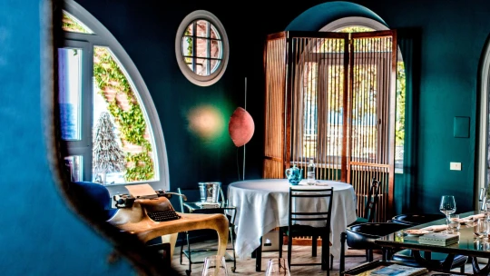 Michelinský zážitek na jezeře. Bratři kouzlí s prostorem i chutí v bývalých lázních