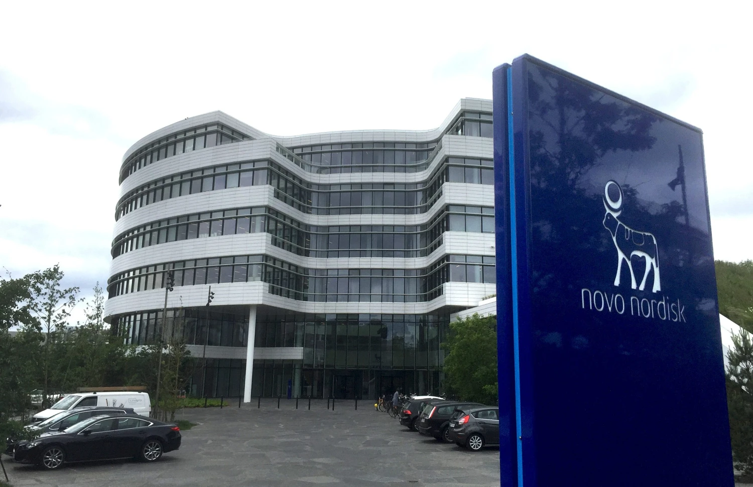 Novo Nordisk zkracuje svůj název na Novo. Výrobce Wegovy chce dohnat odskočenou Eli Lilly