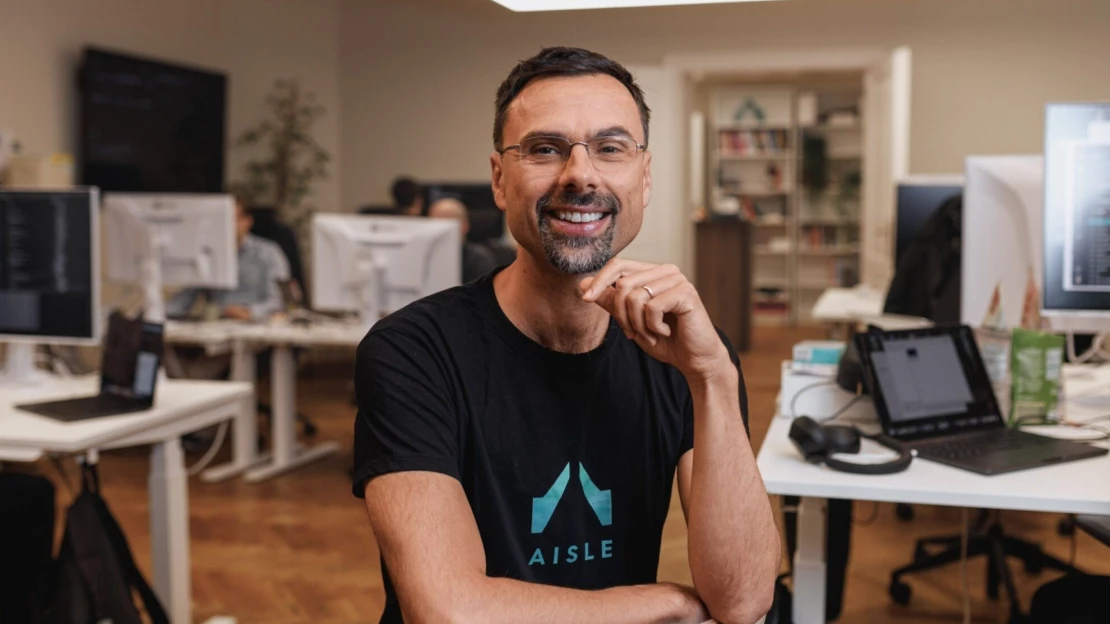 Ranní výběr: Revoluční projekt v utajení a pražská tlapková patrola