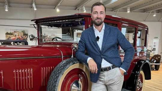 Sbohem, korporáte! Pavel Kočí opustil ředitelské křeslo a začal dražit veterány