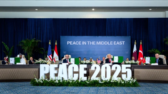 Konflikt na Blízkém východě: Trump oslavuje průlom v Pásmu Gazy, Írán opouští jadernou dohodu