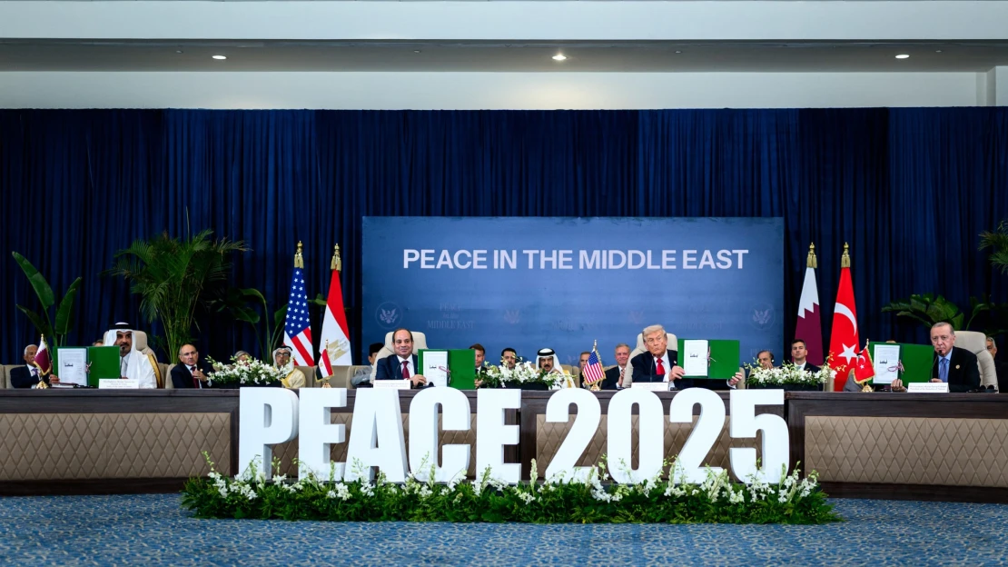 Konflikt na Blízkém východě: Trump oslavuje průlom v Pásmu Gazy, Írán opouští jadernou dohodu