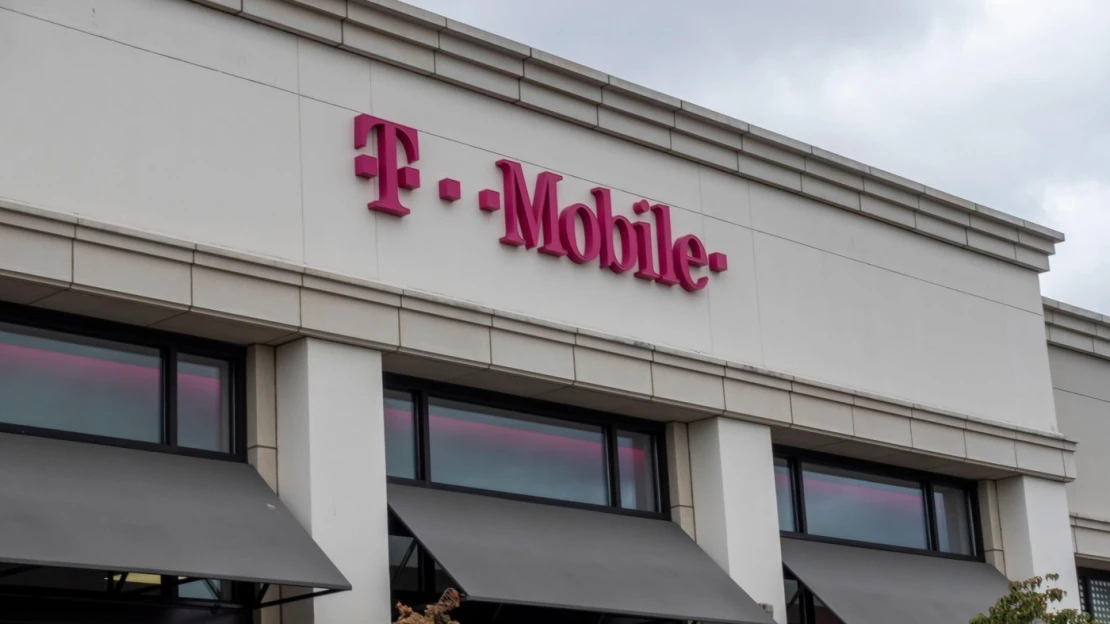 Data zlevňují, počet aktivních SIM karet roste. Operátoři loni trhli v Česku 124 miliard