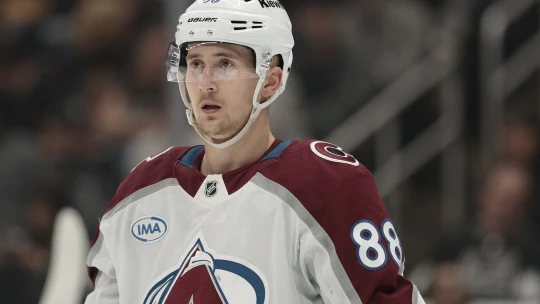 Kolotoč dolarů. NHL se rozjela s platy, Nečase to vystřelilo mezi miliardáře