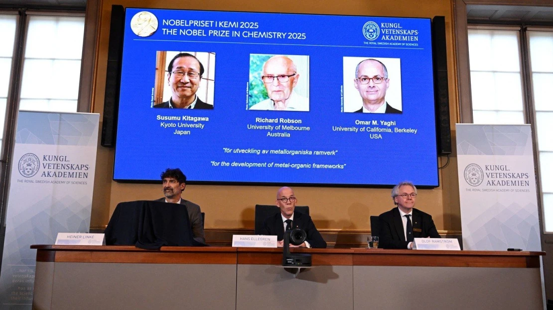 Letošními laureáty Nobelovy ceny za chemii jsou Kitagawa, Robson a Yaghi