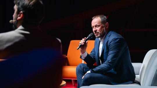 Je lepší střílet o&nbsp;trochu výš, než míříte, radí českému byznysu miliardář Šoustal