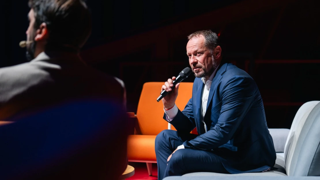 Je lepší střílet o trochu výš, než míříte, radí českému byznysu miliardář Šoustal