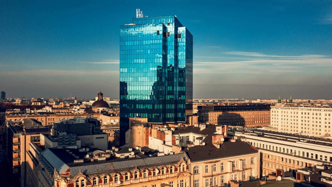 Výprodej nemovitostí Radovana Vítka pokračuje. CPI se zbavila mrakodrapu ve Varšavě