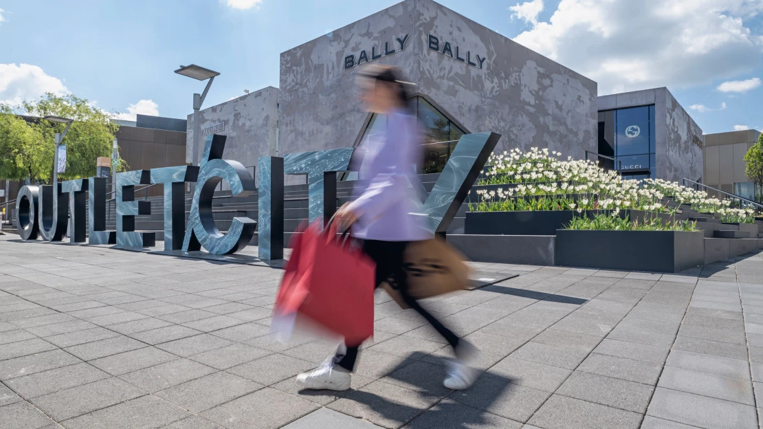 Náměstí luxusu. Jak vypadá největší outlet Evropy, kde se utvářela historie módy?