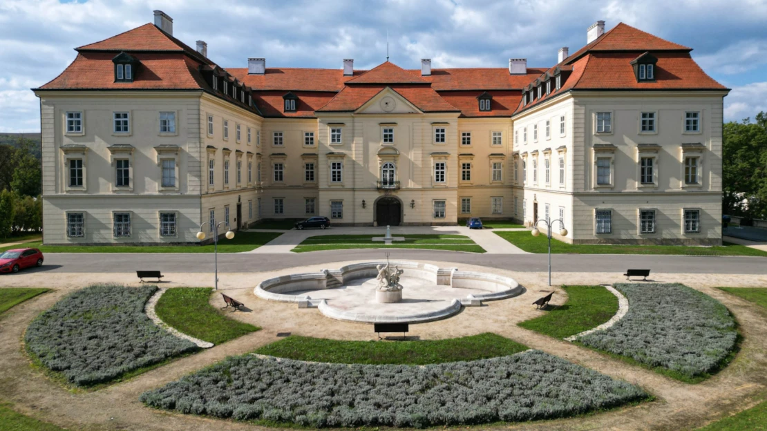 Soukromá rezidence, nebo luxusní hotel? Na prodej je zámek po Baťovi