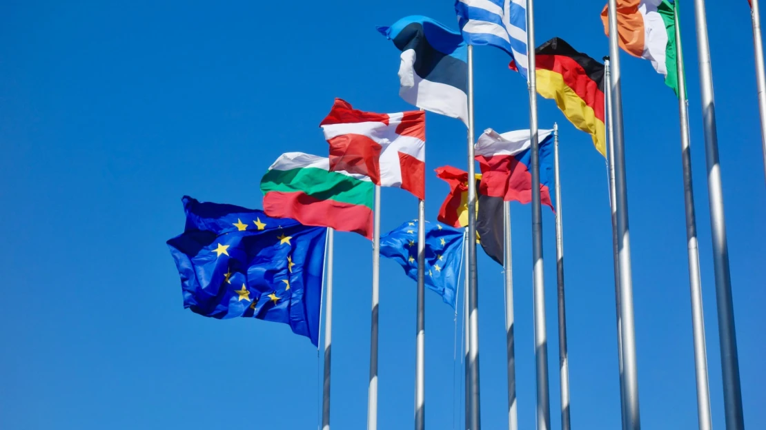 Česká ekonomika poroste o&nbsp;procento rychleji než unijní, potvrdila Evropská komise