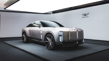 Elektromobily? Brzdíme, hlásí v Bentley. Do Česka radši přivezlo čtyři unikáty