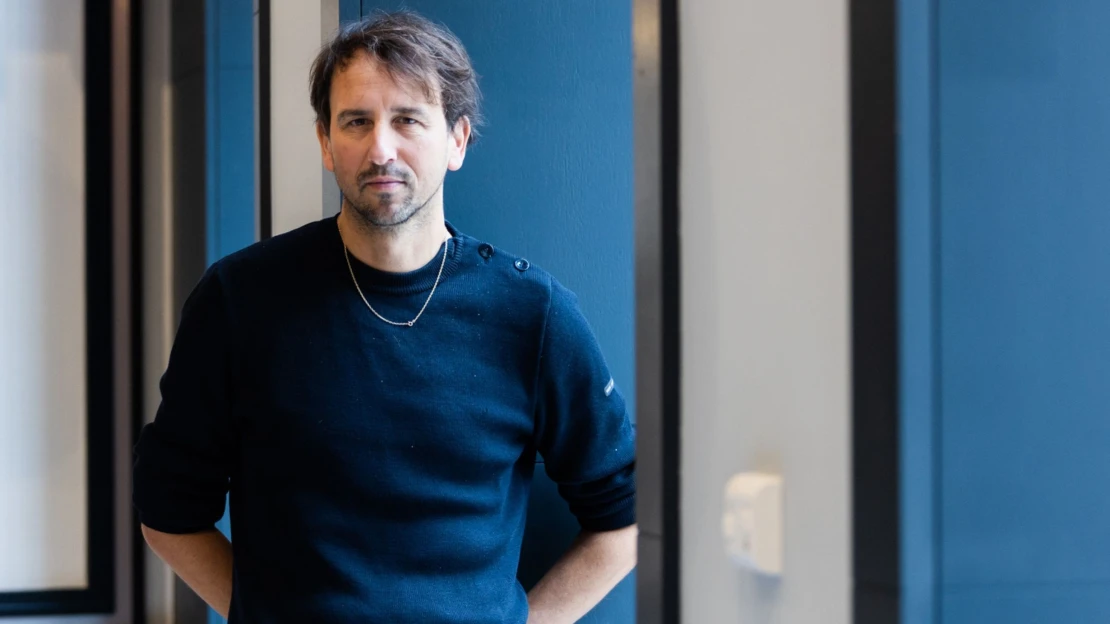 Vadilo mu, že se neučí o architektuře, tak o ní natočil film. Teď ho přivezl do Prahy